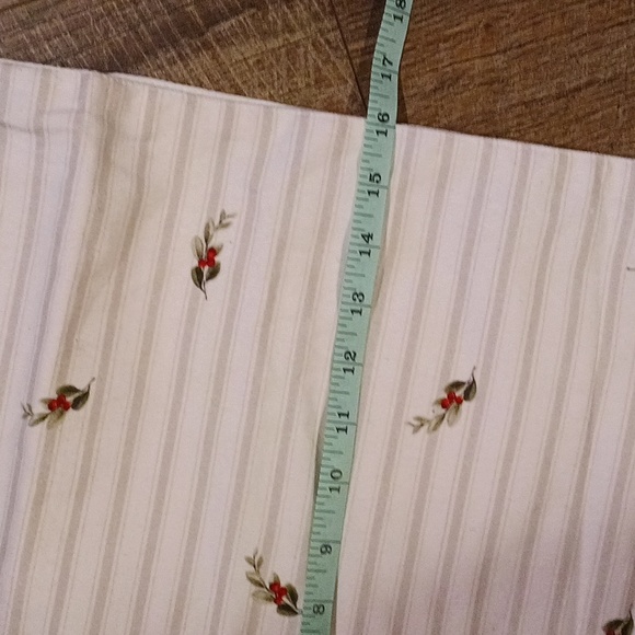 Christmas table runner with dogs new 🎄🐾 - Picture 7 of 7